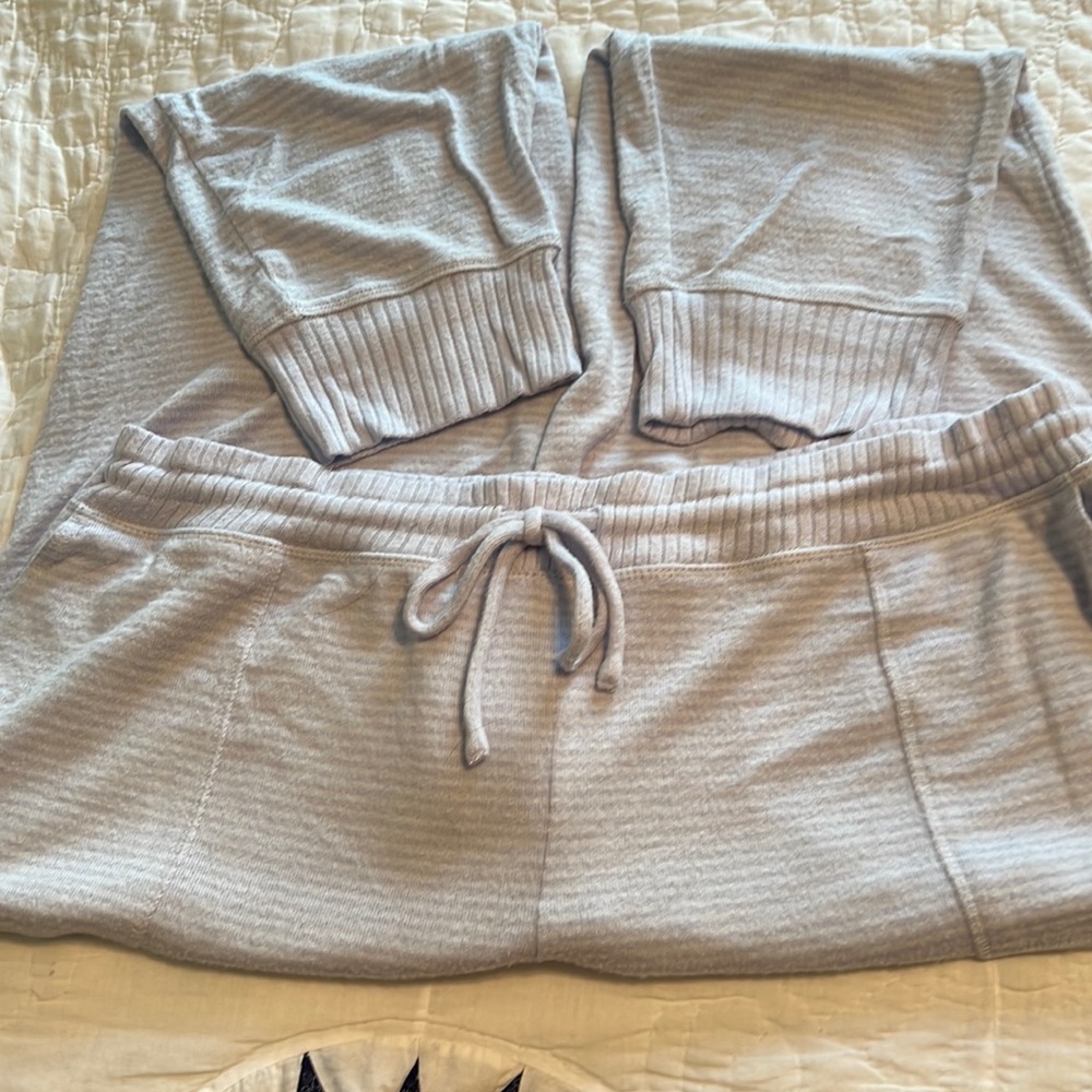 SOMA SIZE XL PANTS CAN BE WORN AS PJ’S, EXERCISE PANTS, COMFORT ANY WHERE NWOT